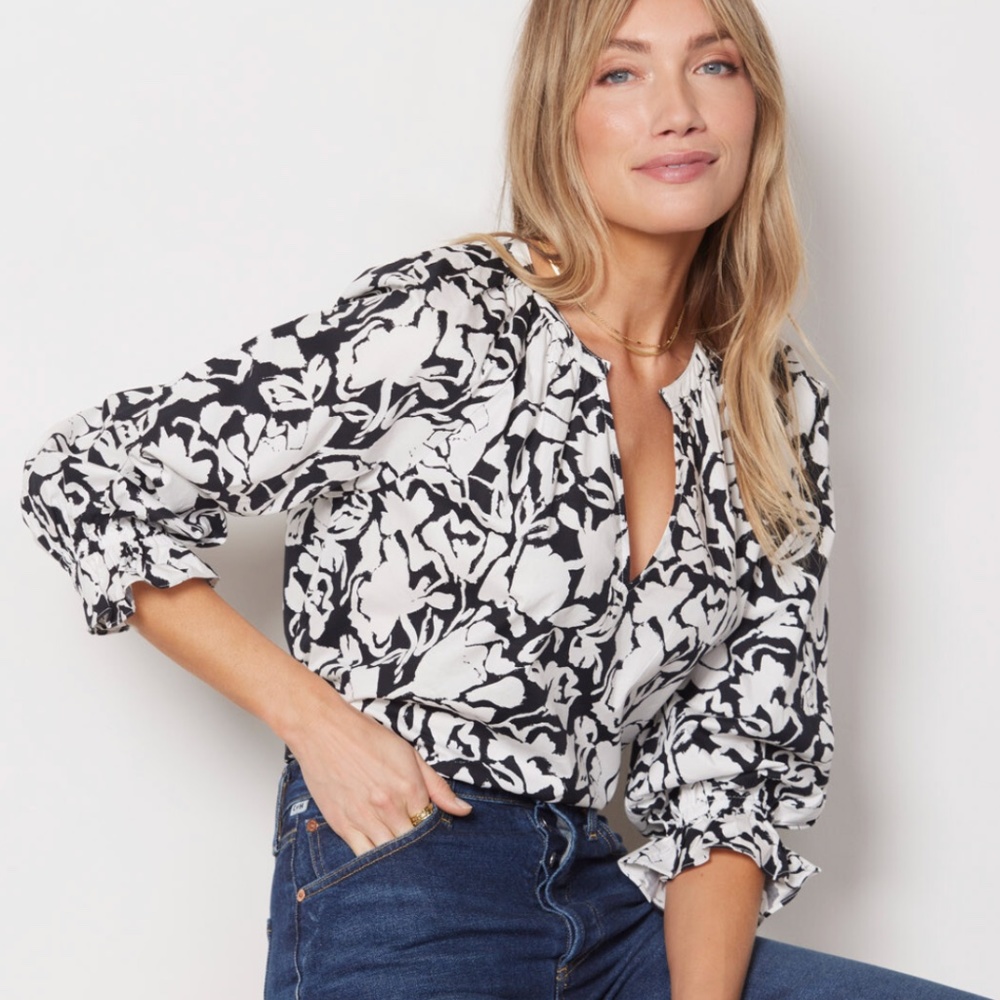 NWT Evereve Jordy Raglan Blouse